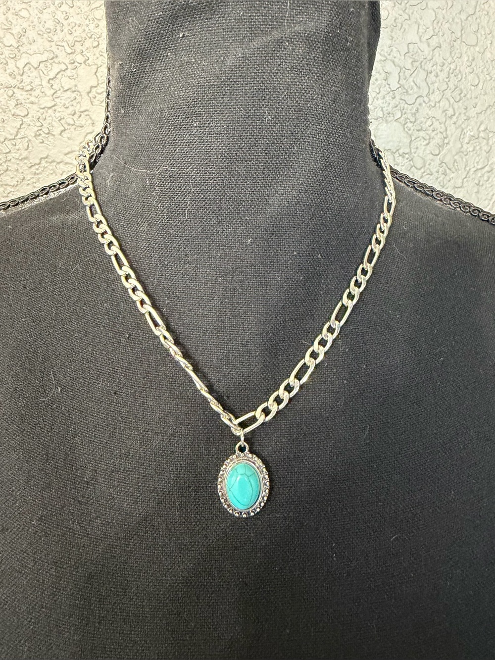 Silver Chain Necklace and Turquoise Pendant Fashion Costume Jewelry - Picture 1 of 3